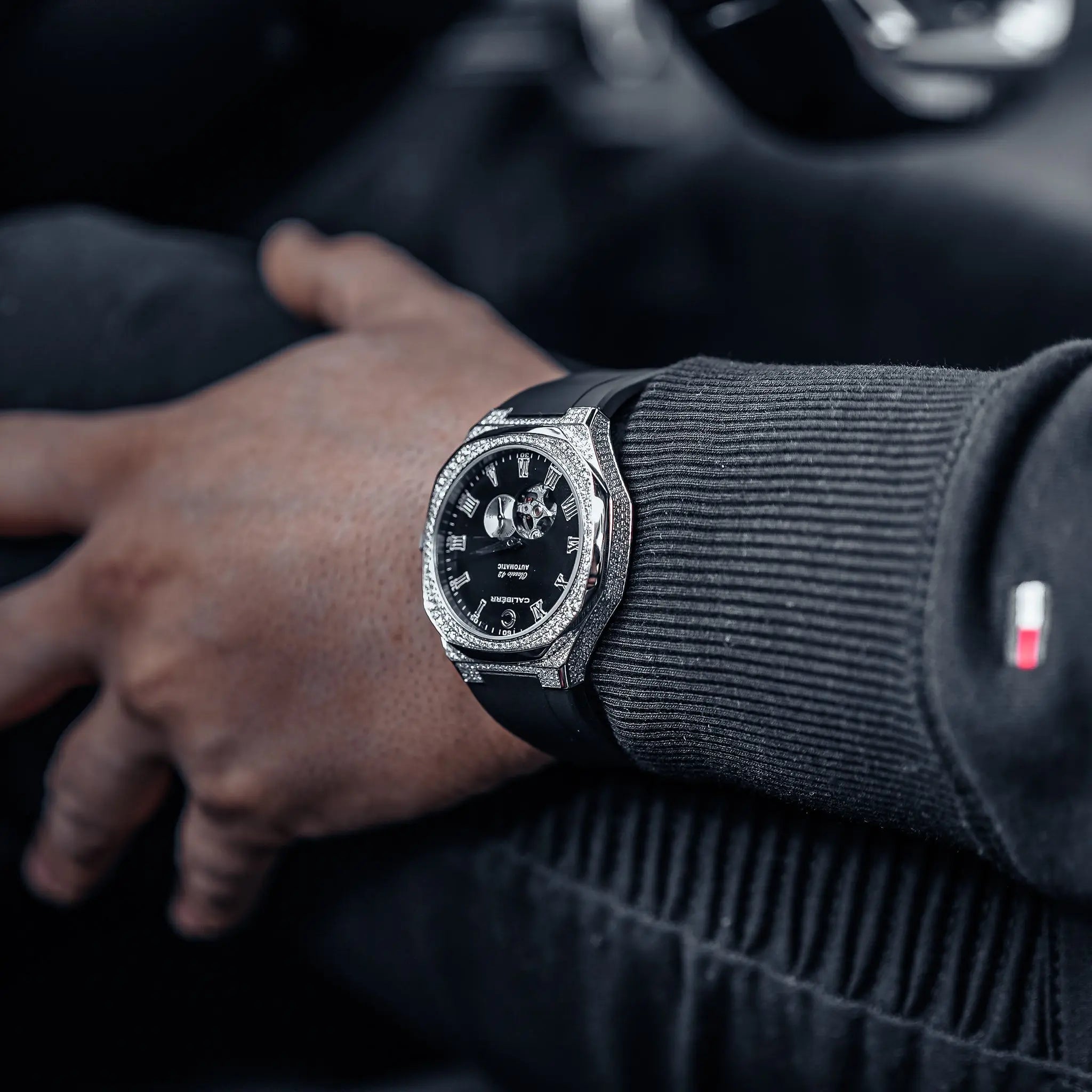 Classic 42 Diamond-Set Stainless Steel Case Black Dial Black Band CALIBÉRR