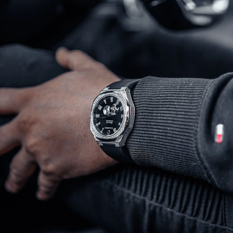 Classic 42 Diamond-Set Stainless Steel Case Black Dial Black Band CALIBÉRR