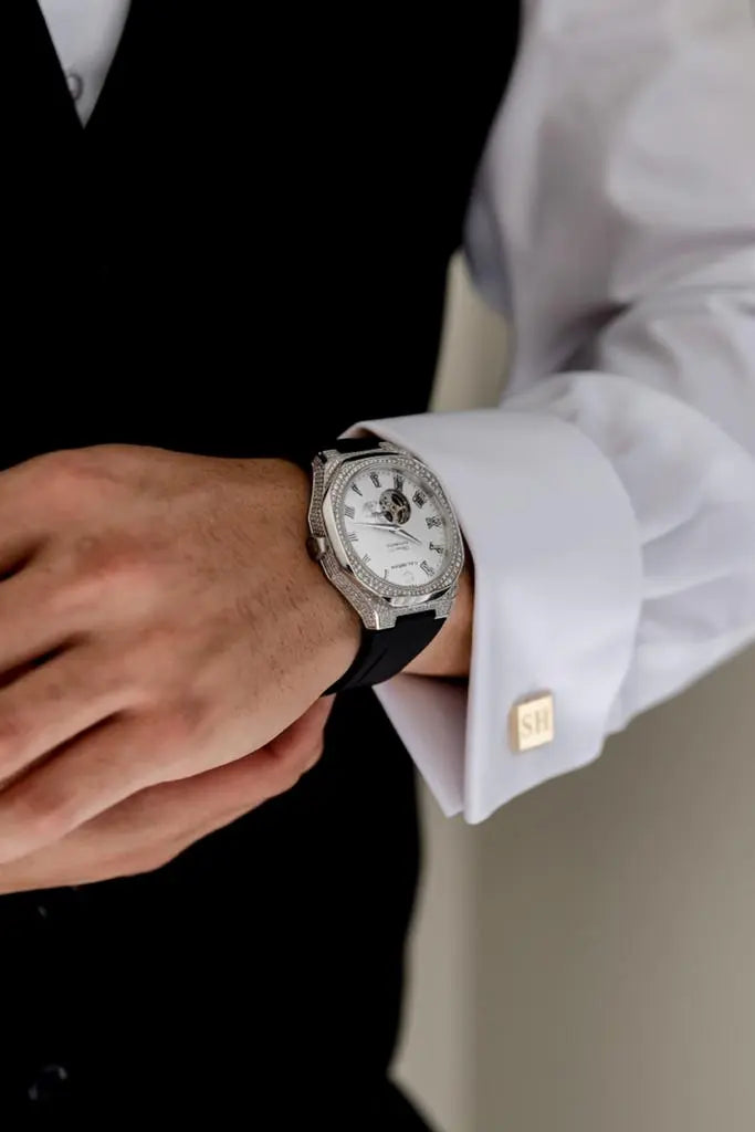 Classic 42 Diamond-Set Stainless Steel Case White Dial Black Band CALIBÉRR