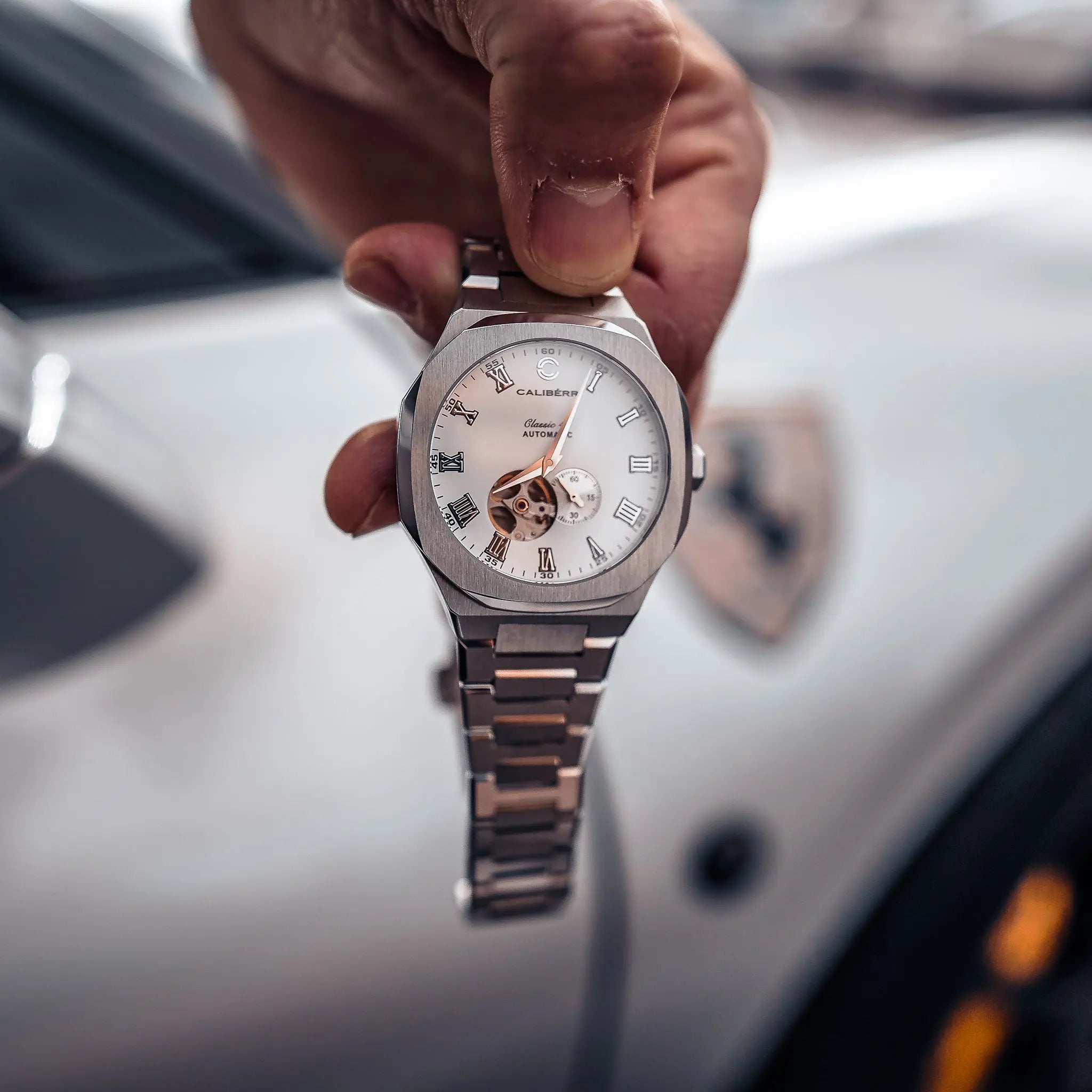 Classic 42 Stainless Steel Case White Dial Stainless Steel Band CALIBÉRR